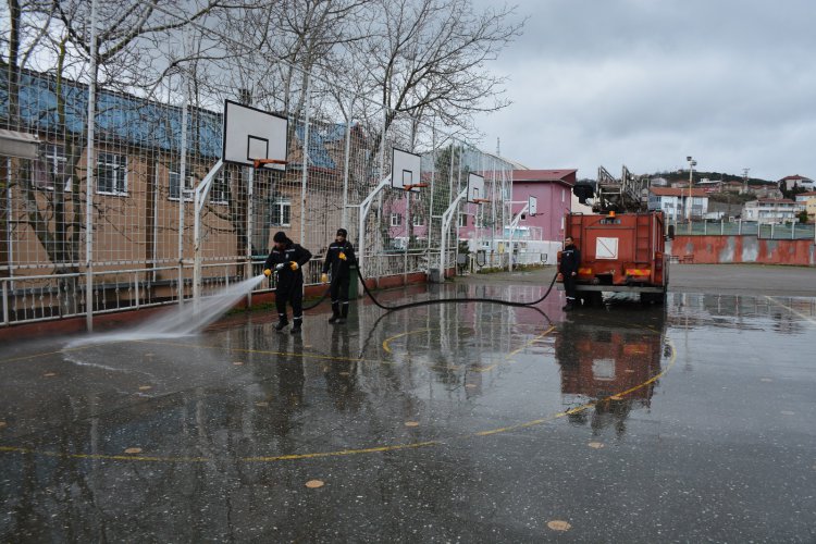 GÜLÜÇ BÖLGESİNDE OKULLARIN ETRAFINDA TEMİZLİK ÇALIŞMALARI BAŞLATILDI