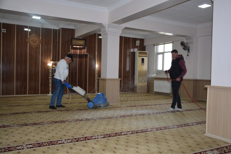 CAMİLERİMİZDE TEMİZLİK ÇALIŞMASI BAŞLATILDI